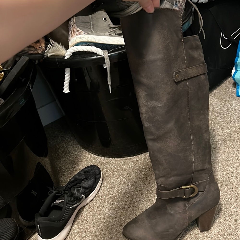 Knee High Brown Boot Heeled